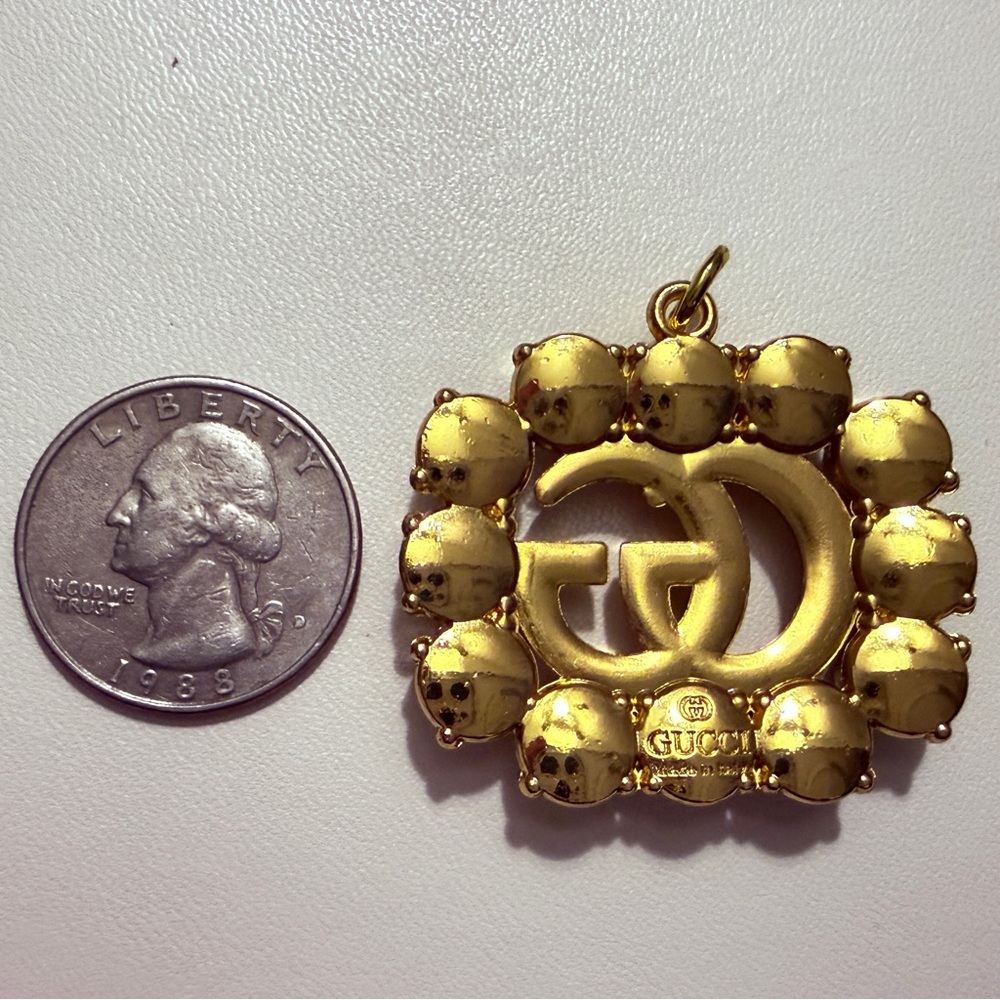 Beautiful Gucci Upcycled GG Zipper Pull Charm Gold Tone Pendant - Picture 3 of 3